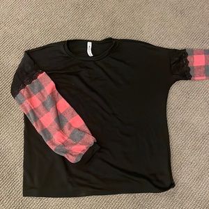 Red plaid sleeve blouse